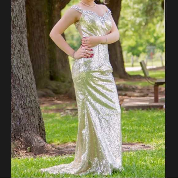 Prom dress - Picture 3 of 3